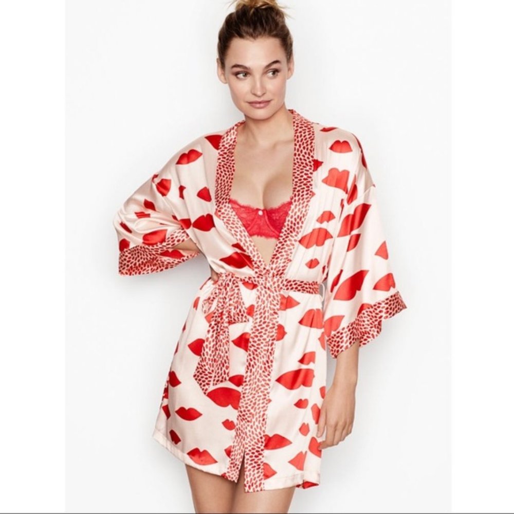 Victoria’s Secret Lip Print Satin Kimono